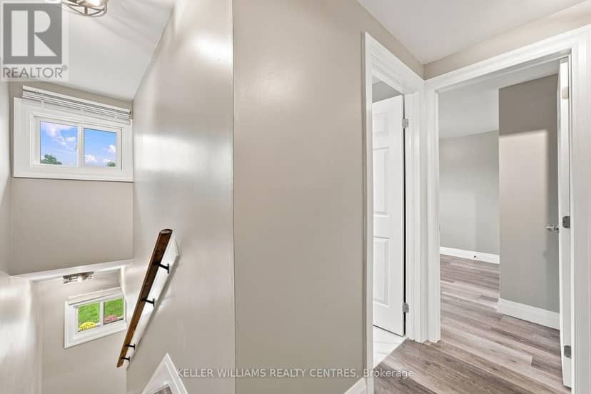 36 Chaucer Crescent — photo 17 of 39