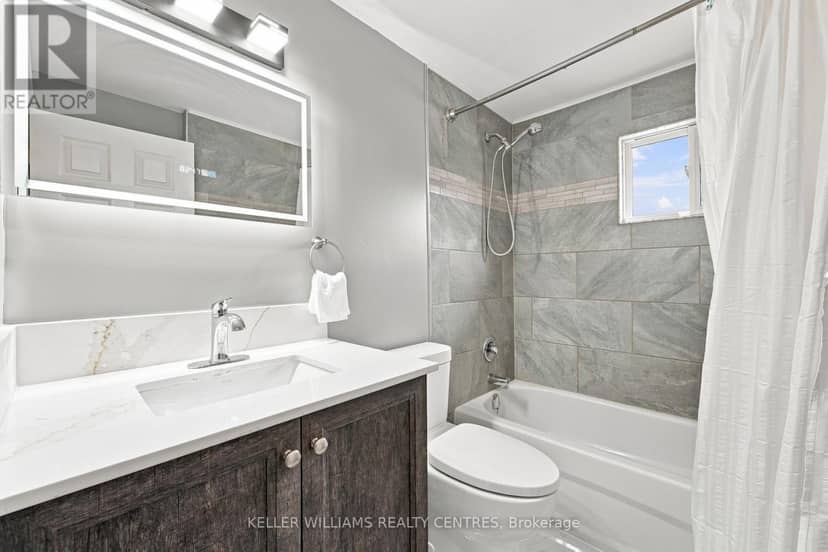 36 Chaucer Crescent — photo 18 of 39