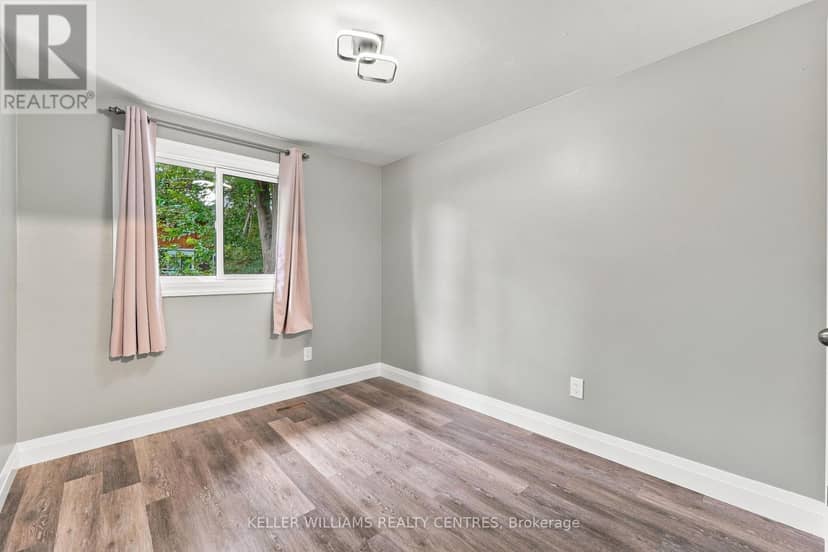 36 Chaucer Crescent — photo 21 of 39