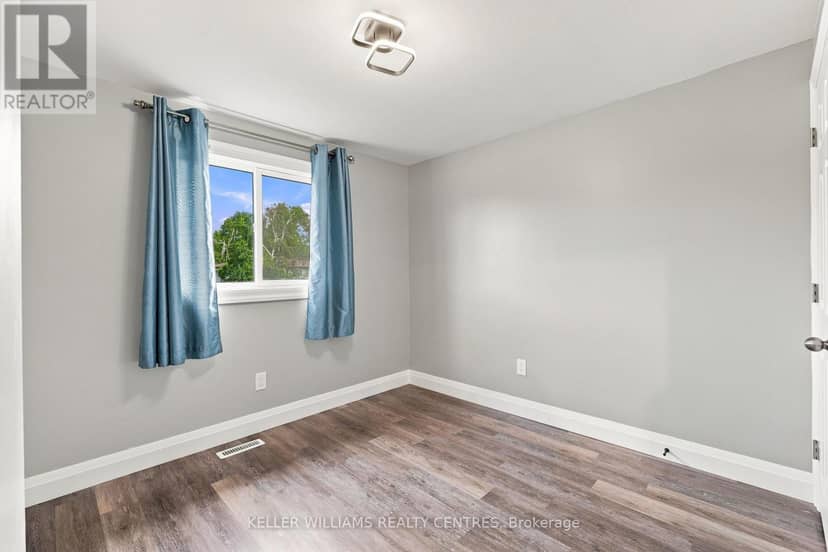 36 Chaucer Crescent — photo 22 of 39