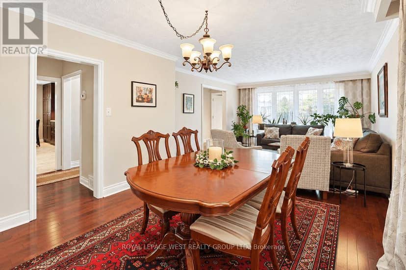 292 La Rose Avenue — photo 13 of 40