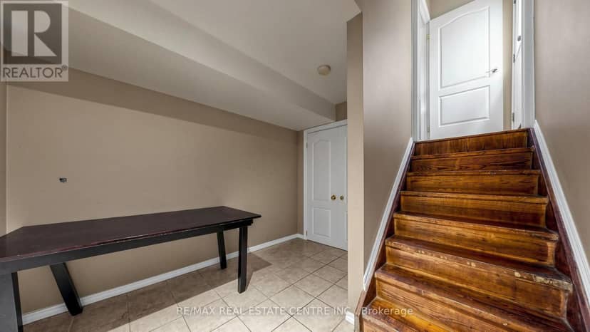 169 Cooke Crescent — photo 30 of 33