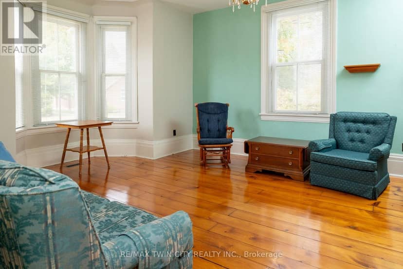 60 Simcoe Street — photo 15 of 24