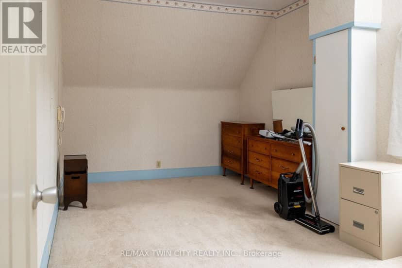 60 Simcoe Street — photo 18 of 24