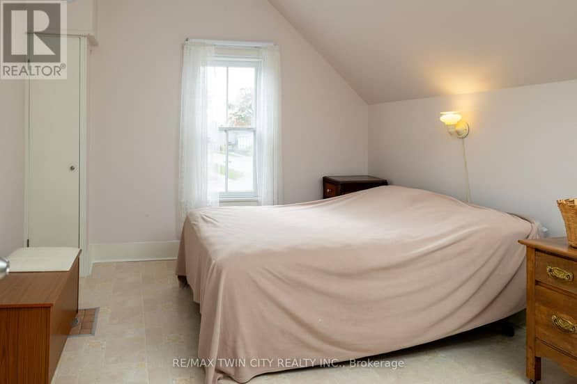 60 Simcoe Street — photo 20 of 24