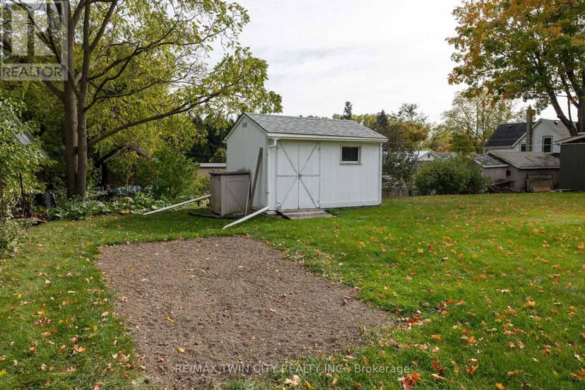 60 Simcoe Street — photo 8 of 24