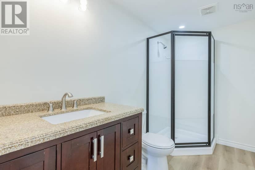 638 Port Lorne Road — photo 12 of 40