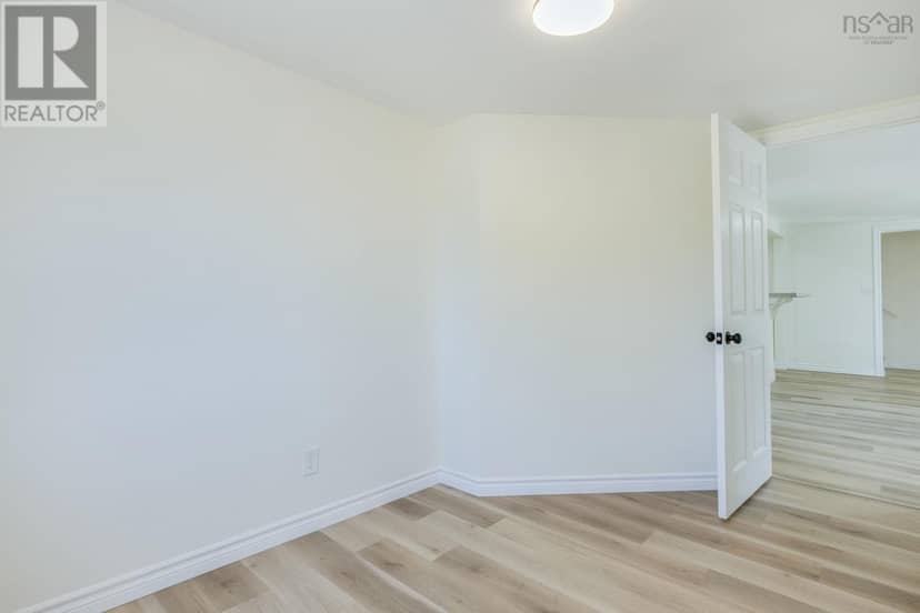 638 Port Lorne Road — photo 18 of 40