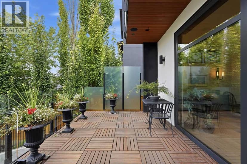 2407 31 Avenue SW — photo 20 of 40