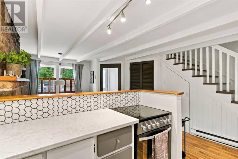 64 Mullock Street — photo 10 of 21