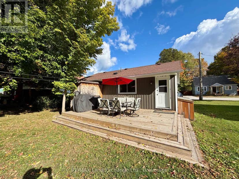 652 Louis Street — photo 13 of 16