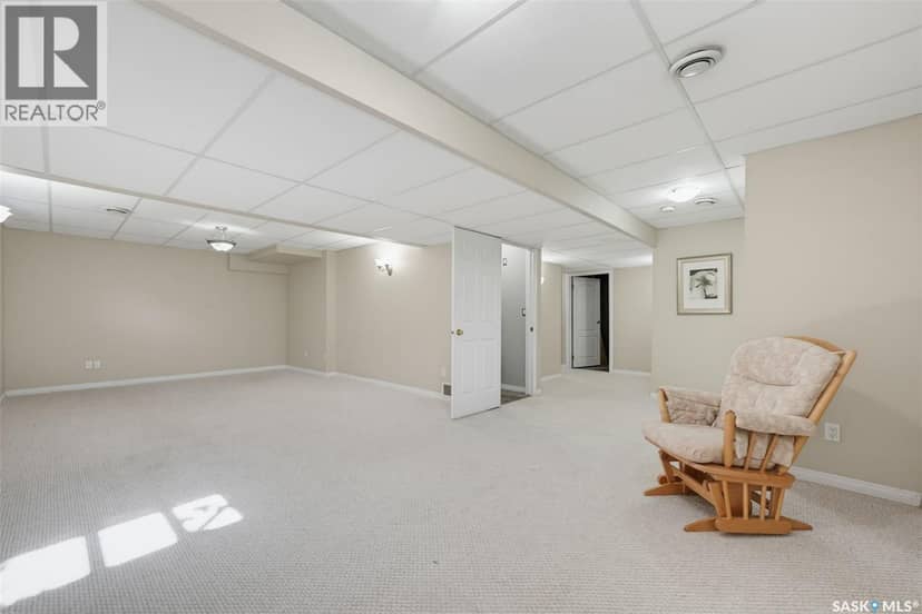 314 Peterson CRESCENT — photo 19 of 40