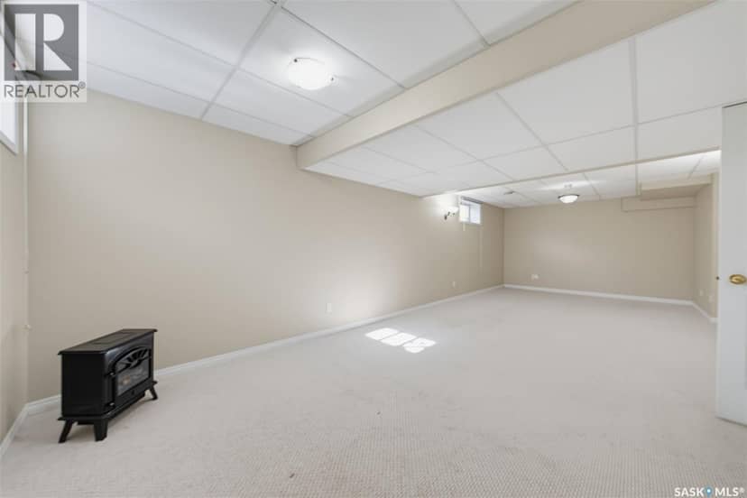 314 Peterson CRESCENT — photo 21 of 40