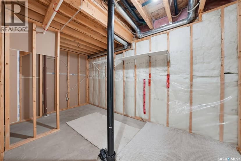 314 Peterson CRESCENT — photo 25 of 40