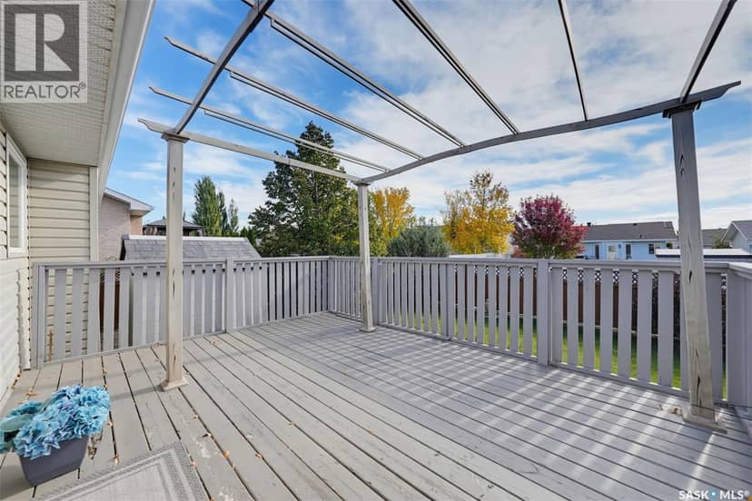 314 Peterson CRESCENT — photo 26 of 40