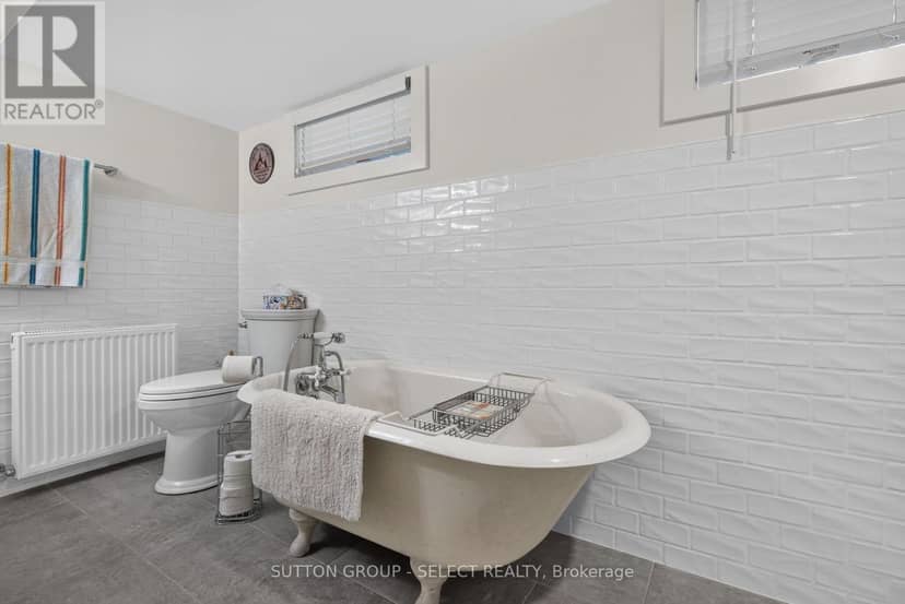 427 Wortley Road — photo 34 of 40