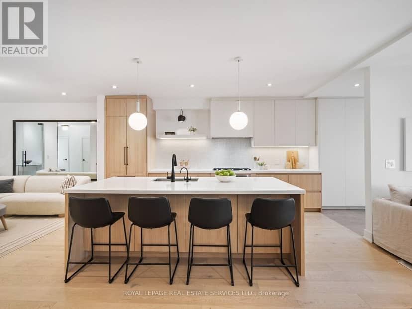 374 Spadina Road — photo 11 of 40