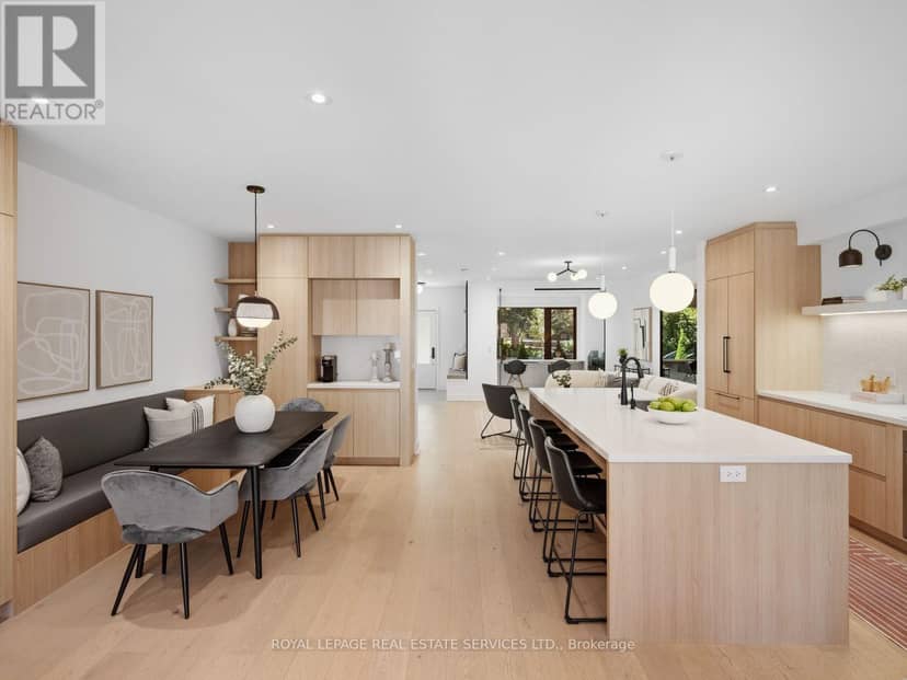 374 Spadina Road — photo 12 of 40