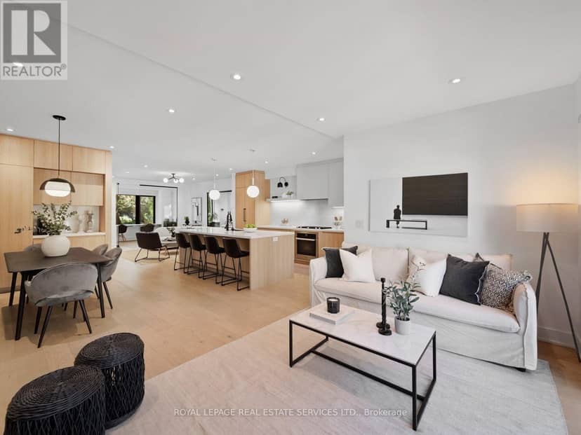 374 Spadina Road — photo 19 of 40