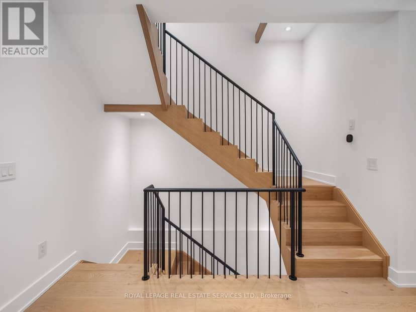 374 Spadina Road — photo 21 of 40
