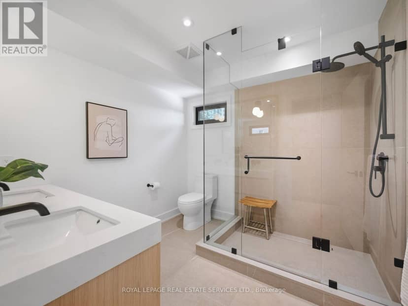 374 Spadina Road — photo 27 of 40