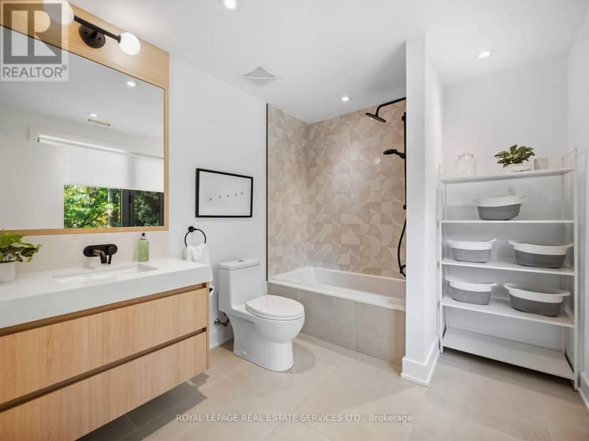 374 Spadina Road — photo 29 of 40