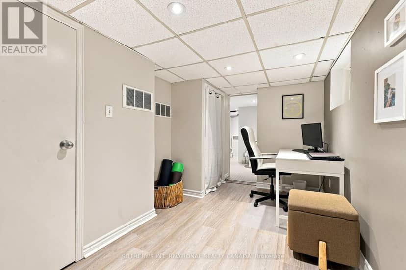 213 Oakcrest Avenue — photo 28 of 31