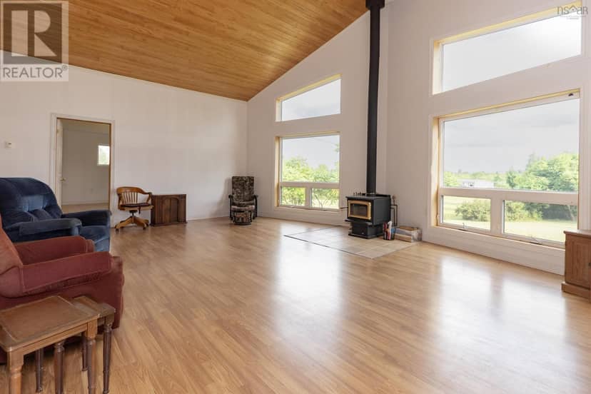 9525 Highway 6 — photo 14 of 40