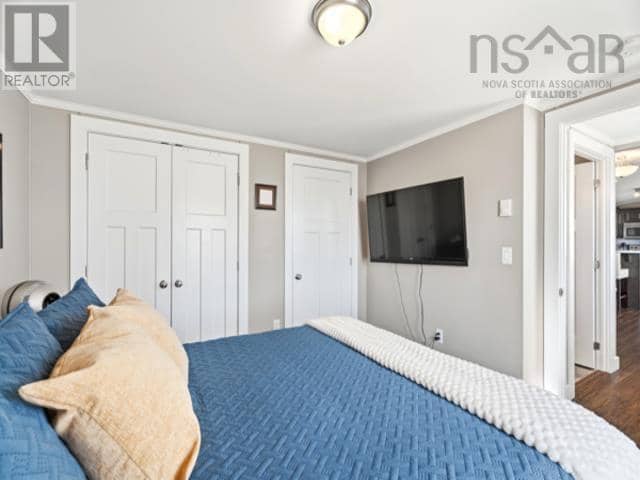 1031 West Bay Road — photo 27 of 40