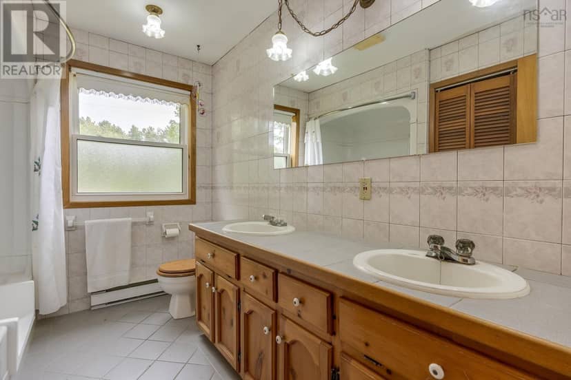 251 Hall Road — photo 13 of 30