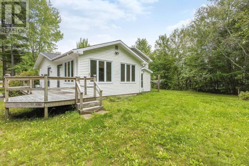 251 Hall Road, South Greenwood, photo 3
