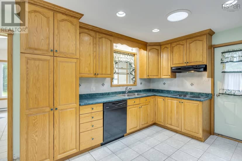 251 Hall Road, South Greenwood, photo 7