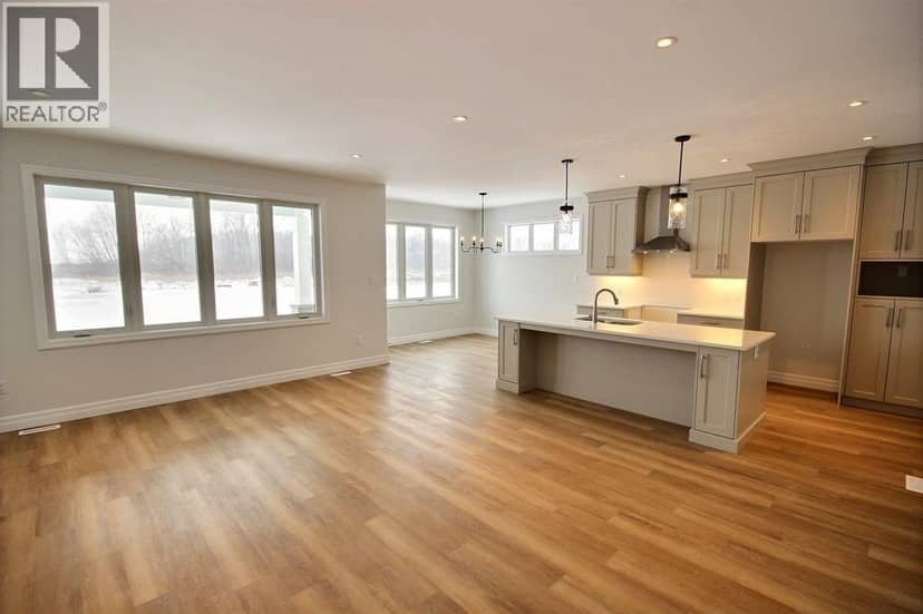 3524 Kawartha Drive — photo 2 of 11