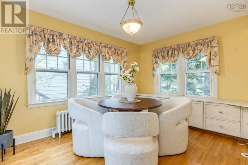 2561 Newton Avenue — photo 15 of 40