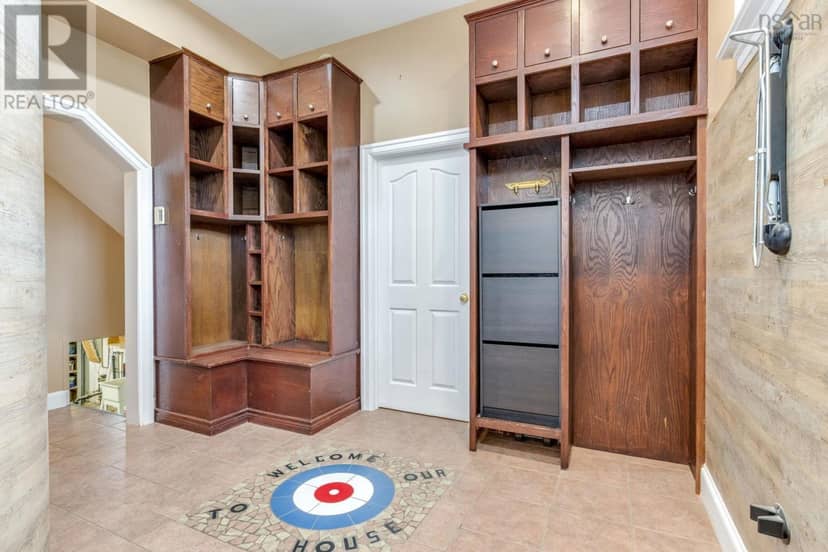 2561 Newton Avenue — photo 18 of 40