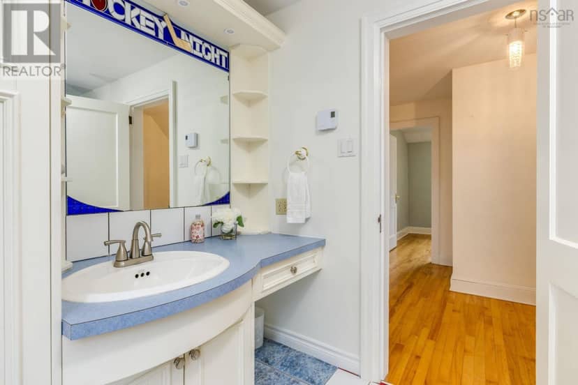 2561 Newton Avenue — photo 35 of 40