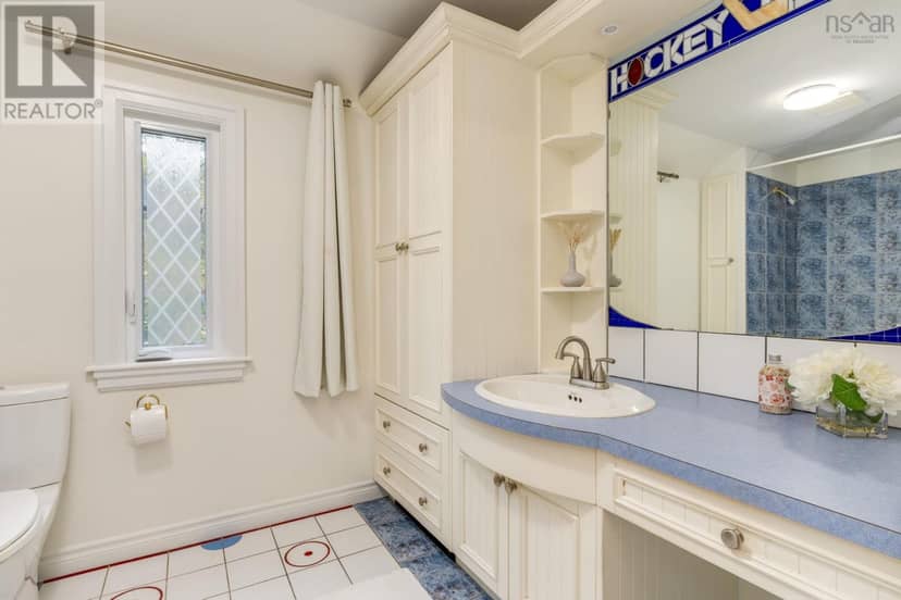 2561 Newton Avenue — photo 33 of 40