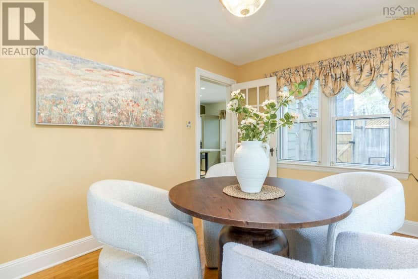 2561 Newton Avenue — photo 17 of 40
