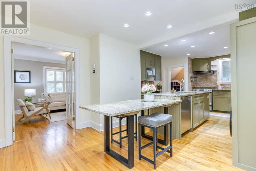 2561 Newton Avenue — photo 14 of 40