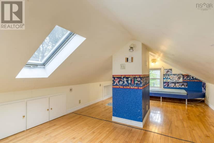 2561 Newton Avenue — photo 37 of 40