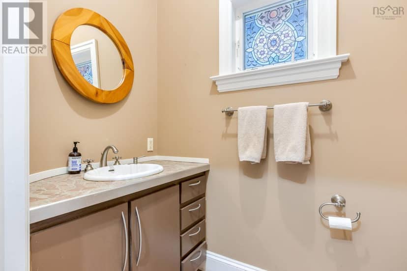 2561 Newton Avenue — photo 19 of 40