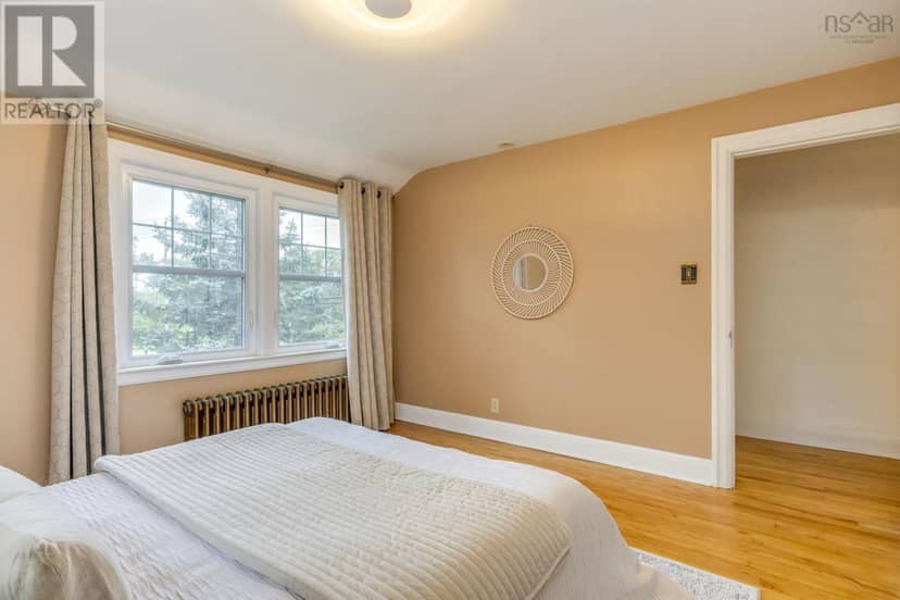 2561 Newton Avenue — photo 27 of 40