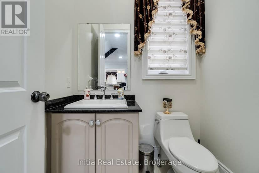 12 Erintown Crescent S — photo 14 of 40