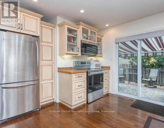380 Brunswick Street E — photo 18 of 40