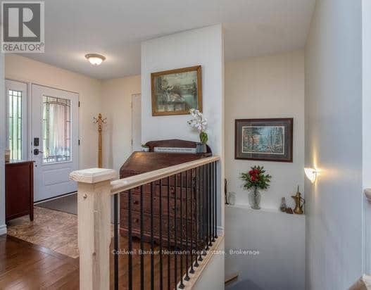380 Brunswick Street E — photo 9 of 40