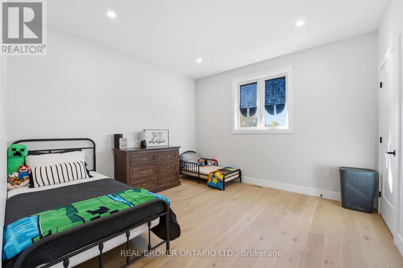 48 Rebecca Drive — photo 18 of 32