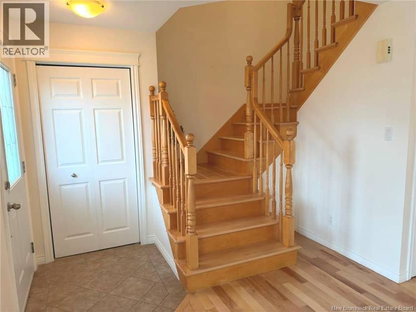 302 Lonsdale Drive — photo 10 of 38