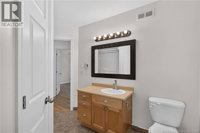 302 Lonsdale Drive — photo 21 of 38