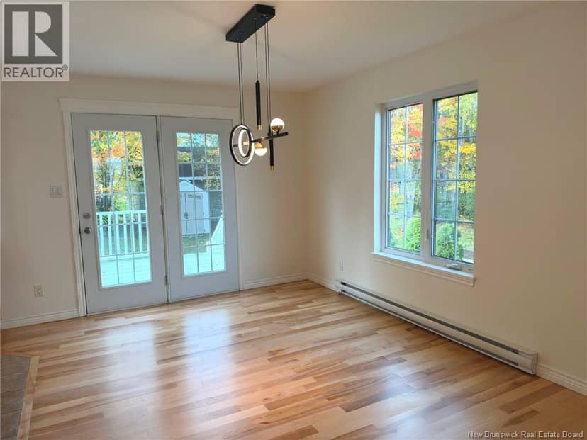 302 Lonsdale Drive — photo 6 of 38