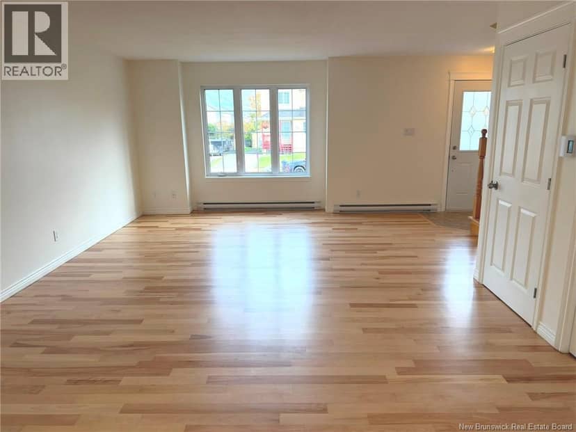302 Lonsdale Drive — photo 7 of 38